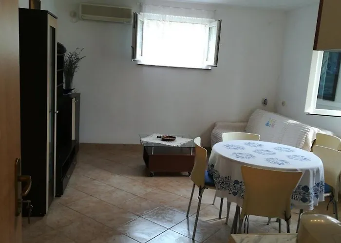 Tustica Apartament